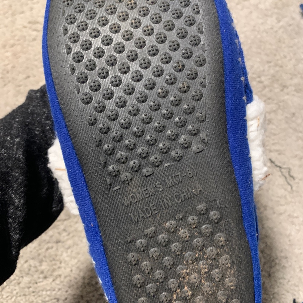 Rams Slippers - Picture 2 of 2